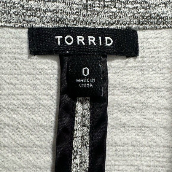 Torrid Blazer, size 0, Textured Boyfriend Knit Jacket White Black - Picture 3 of 11